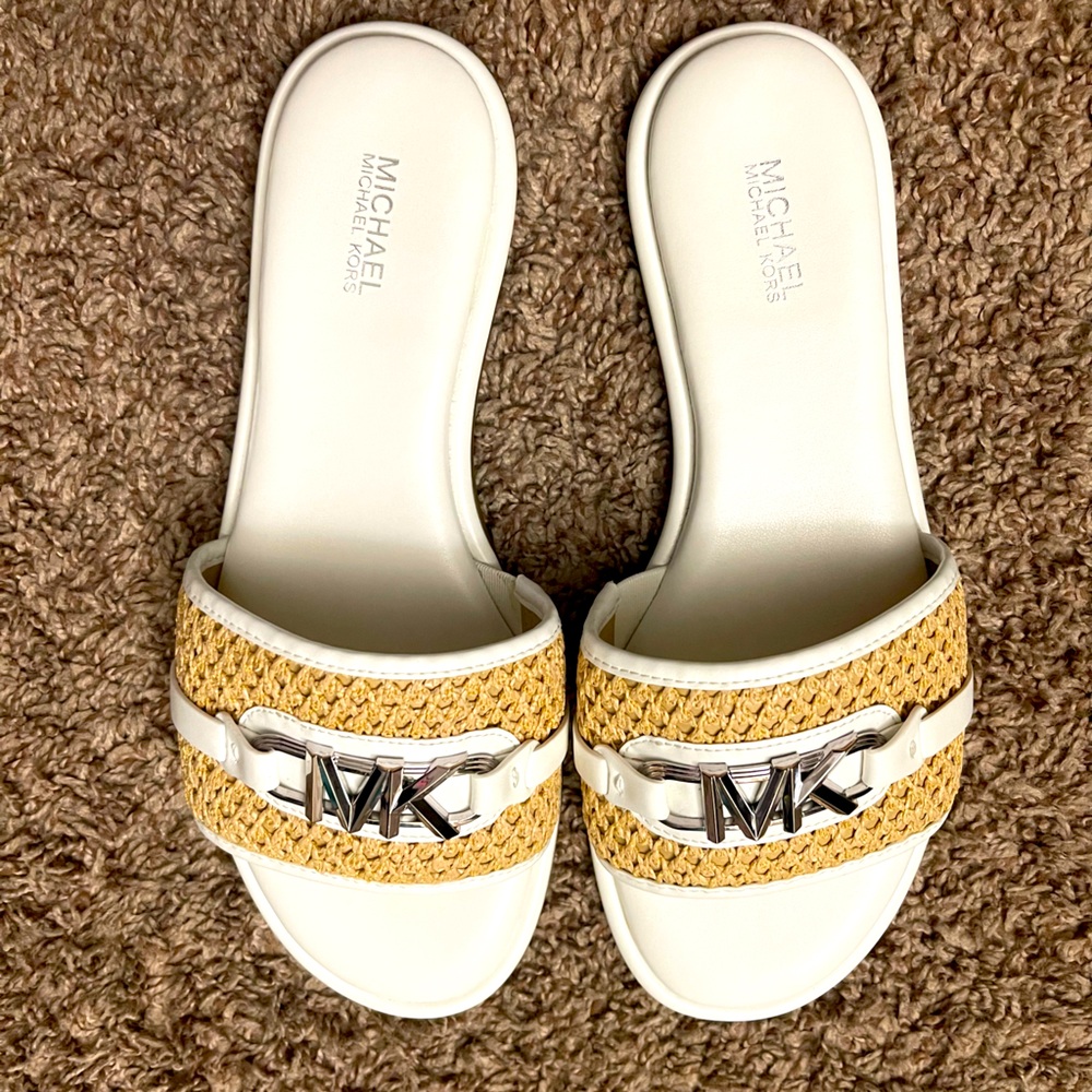 Michael Kors cute summer slide!